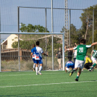 Els jugadors de l’Alguaire celebren el gol que va valer el triomf.