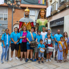 Els gegants surten al carrer per celebrar la festa major del barri de Jaume I