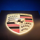 Porsche ha anunciat la col·laboració amb Mobileye, filial d'Intel, per cooperar en la producció de sistemes de conducció autònoms.