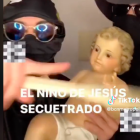 Frame del vídeo publicado en TikTok donde los 'secuestradores' piden su rescate.