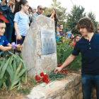 Uno de los homenajes a Miki Roqué en su Tremp natal, con Carles Puyol en primero plano.