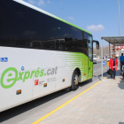 Imagen de archivo de un autobús expres que opera en Lleida. 