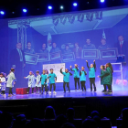 Representació de l’espectacle ‘Algú com tu’ per part dels alumnes del cicle inicial de l’Escola Gaspar de Portolà de Balaguer.