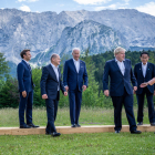Los líderes del G-7, en su primera fotografía de grupo tras reunirse ayer en Elmau, Alemania. 
