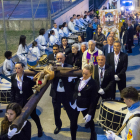 La comitiva va traslladar ahir les imatges del Sant Crist de l’Agonia i la Verge de la Pietat.