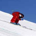 La esquiadora de Bellver de Cerdanya posa con la equipación completa de esta disciplina.