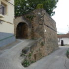 Imatge d’arxiu de la muralla medieval d’Oliana.