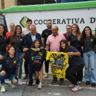 Josep Coll i Ramon Porta, amb algunes jugadores de la plantilla del Vila-sana.