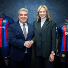 Fridolina Rolfö, ahir al costat del president Joan Laporta.