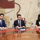 El presidente del Govern, Pere Aragonès, el vicepresidente, Jordi Puigneró, y la consellera Laura Vilagrà, durante el Consejo Ejecutivo