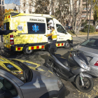Herido un motorista al sufrir una caída en la avenida del Segre
