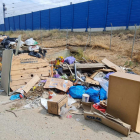 Uno de los vertidos ilegales de basura que el PSC ha pedido limpiar. 