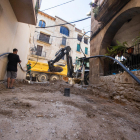 Las obras para renovar la red de agua y alcantarillado en la calle 11 de Setembre de Arbeca. 
