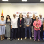 La consellera Ubasart junto a Carles Vallejo y otros represaliados. 