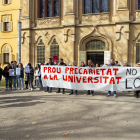 Concentración de profesores, personal y estudiantes de la UdL contra la nueva ley universitaria.