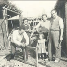 Un joveníssim Joan Oró amb la seua família