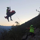 Un moment del rescat del parapentista ferit a Organyà.