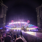 Públic al primer dels quatre concerts de Coldplay a l'Estadi Olímpic de Barcelona