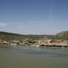 Imatge del riu Segre al seu pas per Mequinensa.
