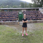 Bruna Vilamala posa ayer delante de los participantes en el Pep Summer Camp de Rialp.