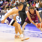 Álex Urtasun, durante una acción del partido del pasado sábado en Valladolid.