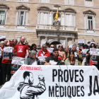 Diferents associacions i entitats en una concentració davant el Palau de la Generalitat per denunciar la situació de Hasél