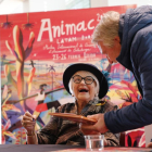 Imatge de la Pilarín Bayés a l'Animac durant la firma de llibres