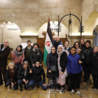 Una vintena de persones es van reunir al Pati de la Paeria per celebrar aquesta efemèride.