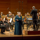 La mezzosoprano leridana Marta Infante puso voz a los poemas musicados ante un Auditori lleno.