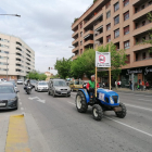 La marcha lenta de vehículos contra el futuro polígono de Torreblanca.