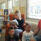 Una part de la lectura està protagonitzat, en rus i ucraïnès natius, per la mateixa família