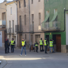 Operatiu ahir dels Mossos d’Esquadra en un habitatge del carrer Raval de la Fuliola.