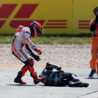 Marc Márquez, tras sufrir una caída durante una carrera. 