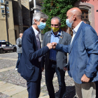 El conseller de Salut, l’alcalde de la Seu d’Urgell i el ministre de Salut d’Andorra.