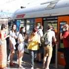 El Tren dels Llacs puso en marcha ayer el ferrocarril panorámico, que trasladó a 90 pasajeros de Lleida a La Pobla de Segur.