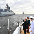 Putin presume del poderío naval ruso en un desfile en San Petersburgo