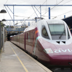 Imagen del primer tren Avlo que paró en Lleida.