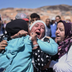 Mujeres lloran la pérdida de sus seres estimados en el terremoto en Moulay Brahim, provincia de En el Haouz (Marruecos).