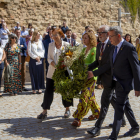 La delegada del Govern, la consellera de Territori, l’alcalde de Lleida i el president de la Diputació, ahir durant l’ofrena floral.