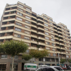 El edificio de pisos es conocido como “El Pati” y está situado en la céntrica plaza del Carme.