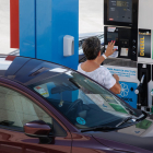 Las gasolineras automáticas ofrecen un precio más bajo. 