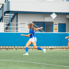 Imatge del xut de Laura Fernández que va suposar el primer gol del partit.