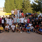 Foto de grup dels participants i els promotors de la BiblioCursa d’Alpicat.