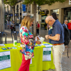 AFALL va instal·lar ahir set taules informatives a tot Lleida.