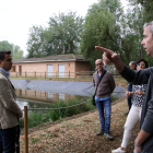 El director de l’ACA, Samuel Reyes (e.), va visitar dimecres la zona.