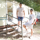 Els dos joves estudiants viuen en un bungalou d’un càmping a Sort mentre busquen pis.