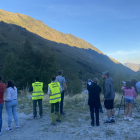 Desenes de persones assisteixen a l'espectacle de la brama del cérvol