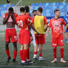 Els jugadors del Mollerussa, contrariats després del xiulet final, que confirmava la segona derrota fora de casa.