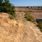 Tot apunta que la cisterna va cedir per la irregularitat del terreny i va colpejar l’agricultor.