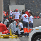 La Creu Roja atén els migrants arribats ahir a El Hierro.